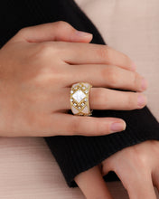 Load image into Gallery viewer, Natural Shell Ring