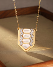 Load image into Gallery viewer, Natural White Shell Lux Pendant