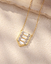 Load image into Gallery viewer, Natural White Shell Lux Pendant